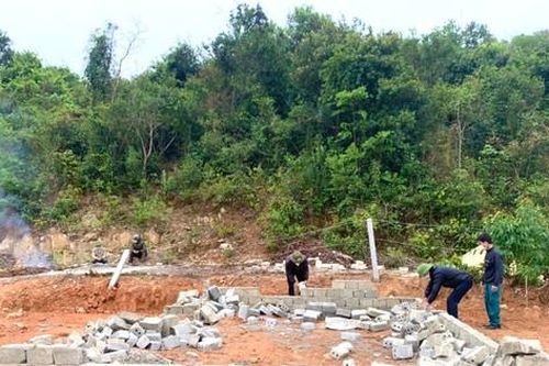 Quảng Bình: Nhiều hộ dân tự nguyện tháo dỡ công trình trái phép chờ đền bù ở dự án cao tốc Bắc - Nam