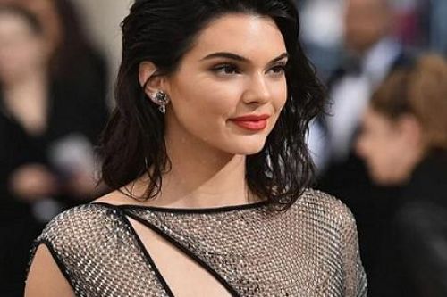 Khối tài sản 'khủng' của dàn thiên thần Victoria's Secret