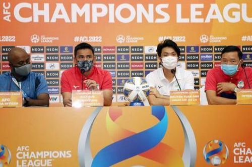 HLV Kiatisak: 'Ngày mai các bạn sẽ biết chúng tôi chơi như thế nào'