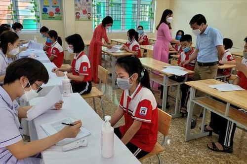 Tiêm chủng để tránh hậu quả nặng nề do COVID-19