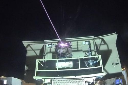 Israel thử nghiệm vũ khí laser diệt máy bay không người lái, súng cối