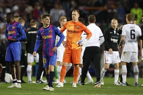 Xuống chơi Europa League, Barca vẫn thảm bại
