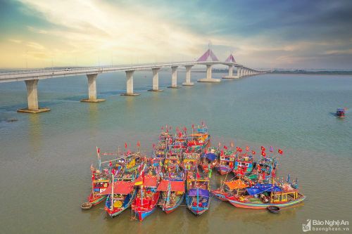 Hình ảnh ấn tượng về Lễ hội Cầu ngư ở lạch Hội - Cửa Lò