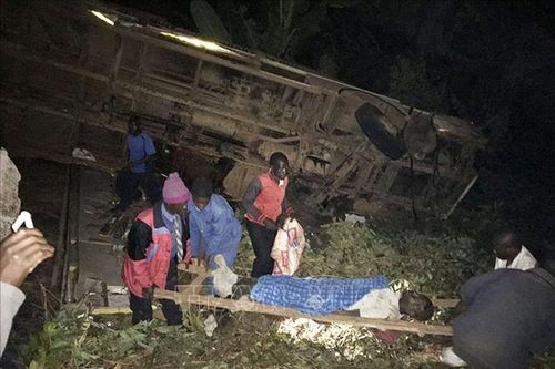 Xe khách lao xuống hẻm núi ở Zimbabwe, ít nhất 35 người thiệt mạng