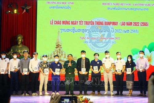 Sinh viên Lào đón Tết cổ truyền tại Trường Đại học Vinh