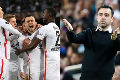 Barcelona thua trận, Xavi đổ lỗi do... nhiều fan Frankfut vào sân