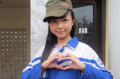 Bị dọa cho ngủ ngoài vì lỡ 'đu trend' đăng ảnh ngố của vợ, Phan Văn Đức có hành động khó tin