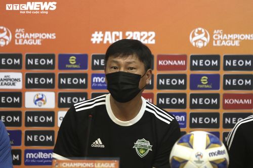 HLV Jeonbuk khen HAGL tiến bộ, ngại nhất Xuân Trường