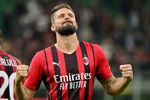 AC Milan duy trì ngôi đầu Serie A