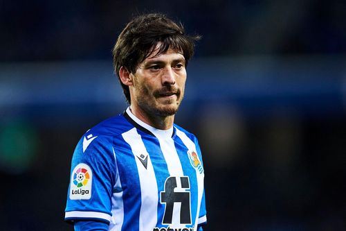 David Silva nhận thẻ đỏ đầu tiên sau 700 trận