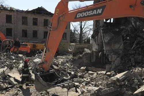 Nhiều tiếng nổ vang lên ở Kyiv và Lviv