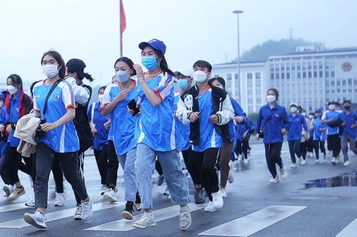 Chạy bộ quyên góp xây nhà văn hóa cộng đồng tặng đồng bào La Ha