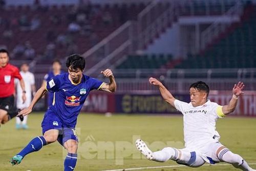 Hoàng Anh Gia Lai thua sát nút nhà đương kim Á quân J-League