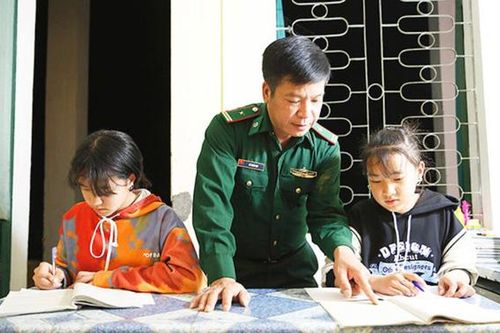 Ấm tình cha nuôi biên phòng