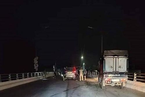 Quảng Nam: Xe ô tô va chạm với xe đạp, một thiếu niên tử vong