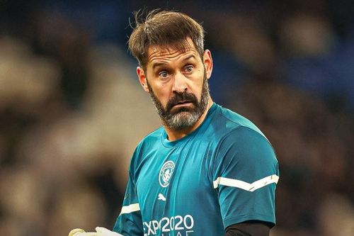 Thủ môn Man City hẹn đối thủ ra góc khuất để giải quyết mâu thuẫn