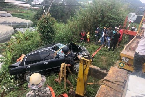 Ôtô lao xuống vực ở Đà Lạt trong đêm, đến sáng mọi người mới phát hiện