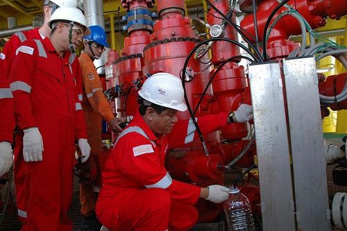 Nỗ lực tăng sản lượng khai thác dầu khí