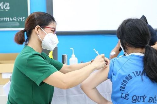 Tiêm vắc xin phòng Covid-19 có tính theo cân nặng không?