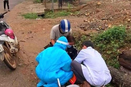 Yên Bái: Sản phụ tự sinh con bên vệ đường trước khi đến Trung tâm y tế
