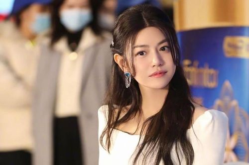 Rộ tin sao nữ đã lấy chồng phải súc miệng liên tục khi quay cảnh hôn: Vợ Trần Hiểu bị réo tên