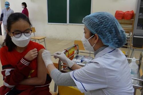 Hà Nội có thêm 1.253 ca Covid-19, nhiều nơi triển khai tiêm vắc xin Covid-19 cho học sinh lớp 6