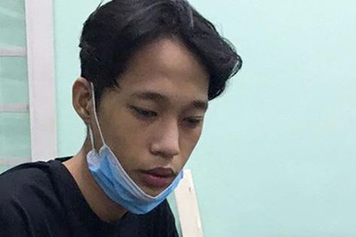 'Quái khách' rút dao đâm gục xe ôm rồi cướp tài sản