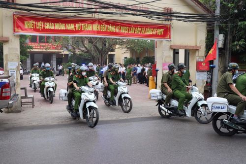 Xây dựng thế trận an ninh tại làng nghề, khu công nghiệp Thạch Thất