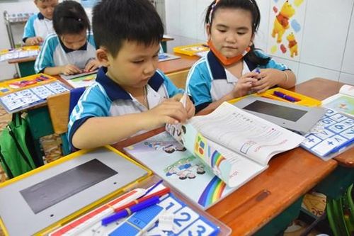 Cần công khai quá trình thực nghiệm sách giáo khoa
