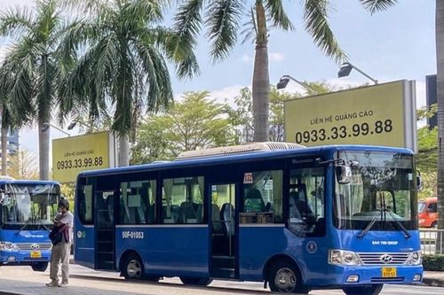 Xe buýt đón khách ở ga quốc nội Tân Sơn Nhất từ hôm nay