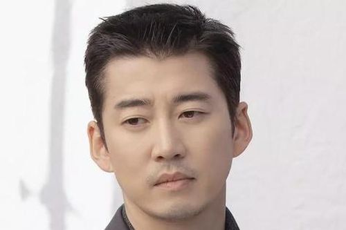 Tài tử Yoon Kye Sang tổ chức đám cưới vào tháng 6