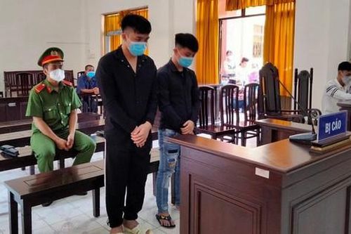 Rủ nhau đi đánh ghen, hai anh em ở Kiên Giang lãnh 18 năm tù