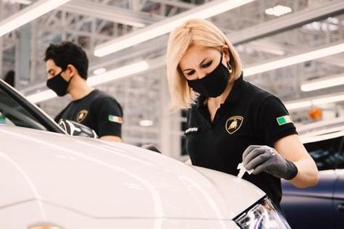 Lamborghini đạt doanh số bán xe kỷ lục
