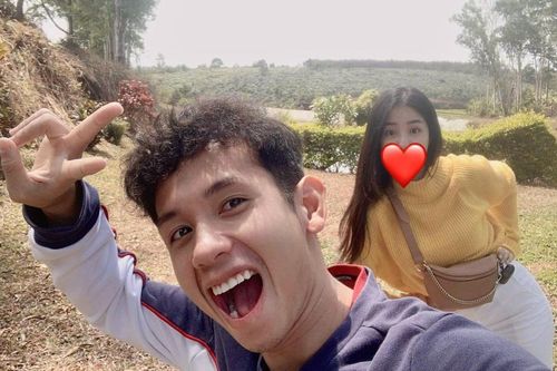 Hồng Duy tiếp tục 'khoe' bạn gái