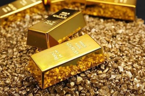 Giá vàng lại 'đu đỉnh' vượt mốc 70 triệu đồng/lượng