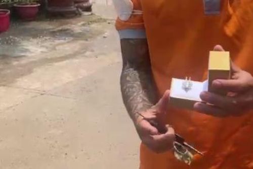 Dàn cảnh mua nhẫn kim cương của PNJ trị giá gần 100 triệu đồng để cướp