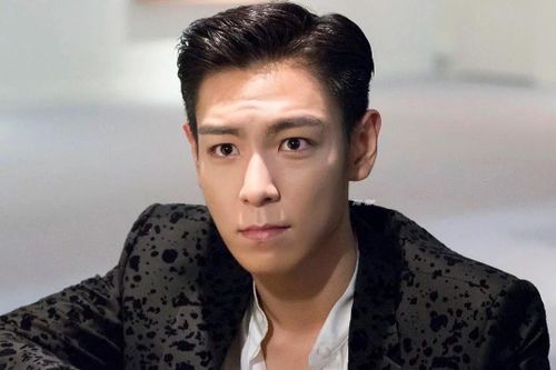 T.O.P (Big Bang) bị fan BlackPink chỉ trích