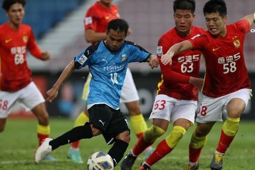 'Messi Thái Lan' độc diễn ghi bàn như Messi 'xịn'