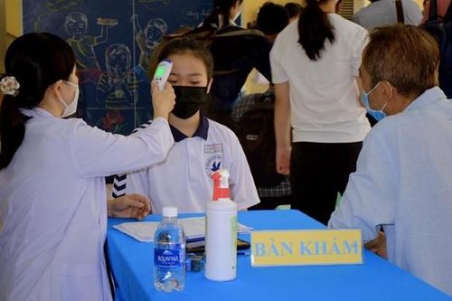 Điều cha mẹ cần làm ngay sau khi trẻ tiêm vắc-xin ngừa Covid-19