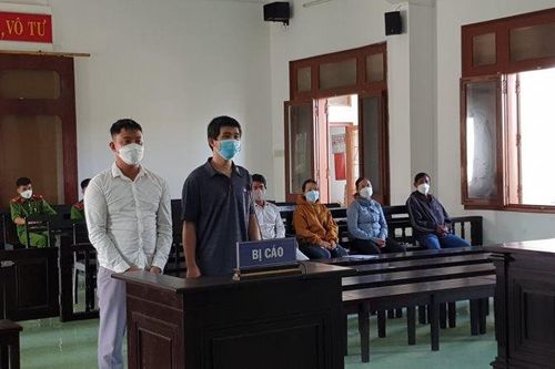 Dùng tài khoản mạng xã hội để mua bán súng quân dụng