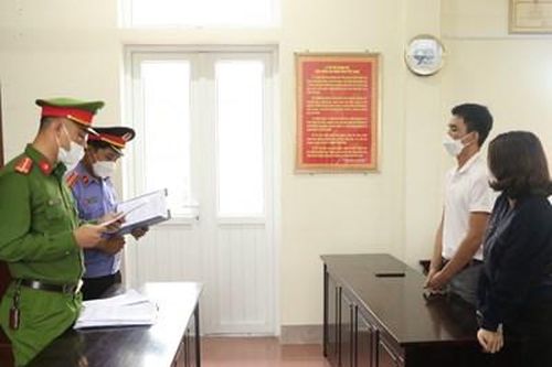 Giám đốc và Kế toán trưởng dùng ma thuật bán hóa đơn khống và trốn thuế