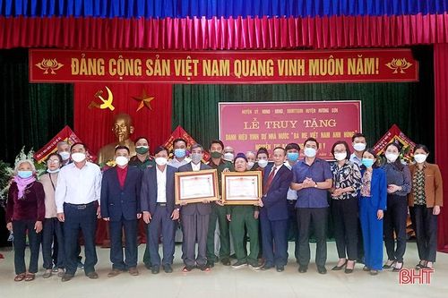 Truy tặng danh hiệu 'Bà mẹ Việt Nam anh hùng' cho 2 mẹ ở Hương Sơn