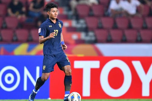 'Thần đồng' bóng đá Thái Lan Suphanat Mueanta lỡ hẹn SEA Games 31