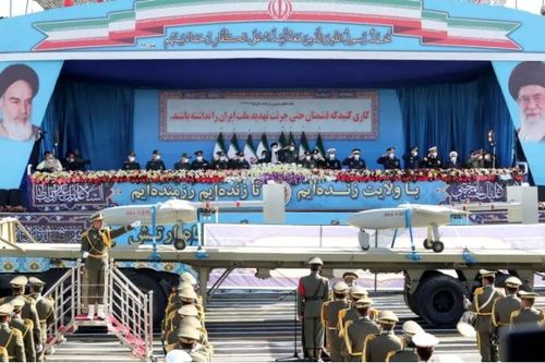 Iran lần đầu tiên giới thiệu máy bay không người lái chiến đấu Kaman-22