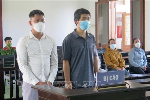 Phạt tù các đối tượng tàng trữ trái phép vũ khí quân dụng