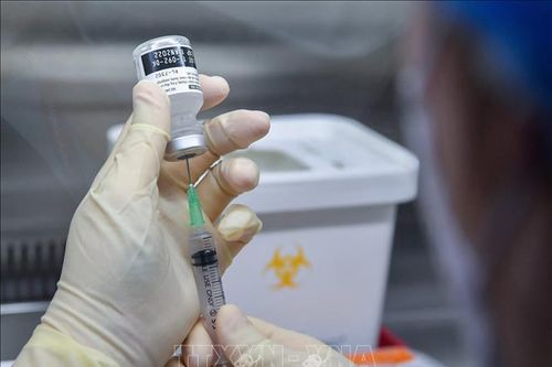 Cuộc chiến pháp lý sau khi Ba Lan tuyên bố không mua thêm vaccine COVID-19