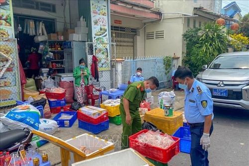Cần Thơ: Phát hiện hơn nửa tấn thực phẩm đông lạnh không rõ nguồn gốc