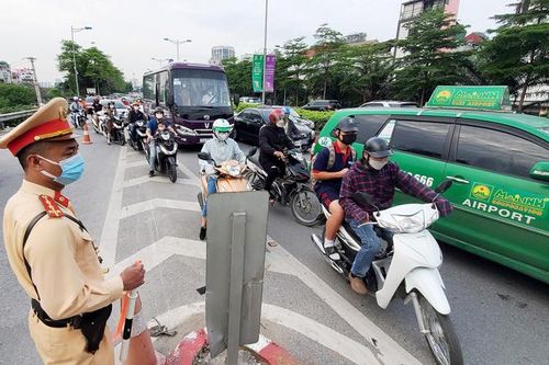 Hai xe mô tô va chạm tại đường trên cao vành đai 2 khiến 1 người tử vong tại chỗ