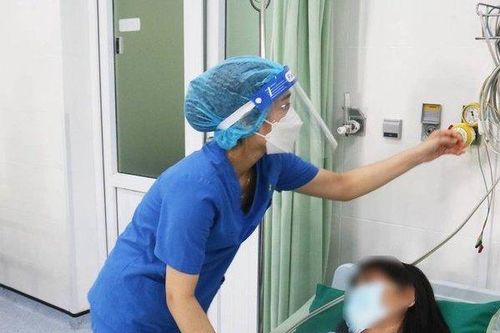 Người phụ nữ dị ứng nặng vì sử dụng mỹ phẩm không rõ nguồn gốc