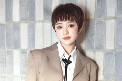 Mới hối lỗi chưa được bao lâu, Hiền Hồ bị 'bóc mẽ' sử dụng chung 1 kịch bản xin lỗi cách đây 5 năm